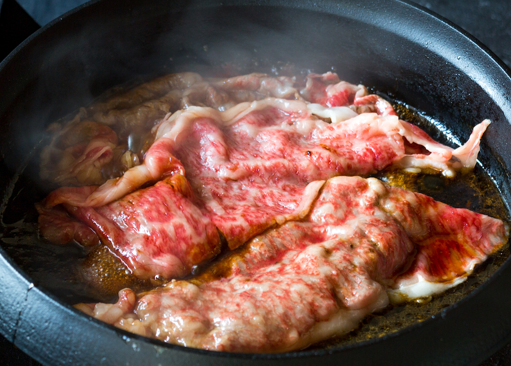 肉屋が教える すき焼きに合う肉の選び方と失敗しない絶品レシピ さがえ精肉